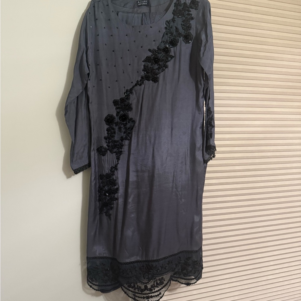 Elegant Gray Dress with Black Lace Detail